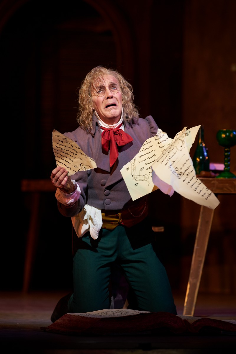 Coppélia (Gary Avis). Foto: Bill Cooper/ROH.